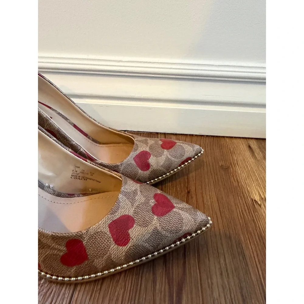 COACH Waverly Pump in Electric Red  Beaded chain Size 8.5